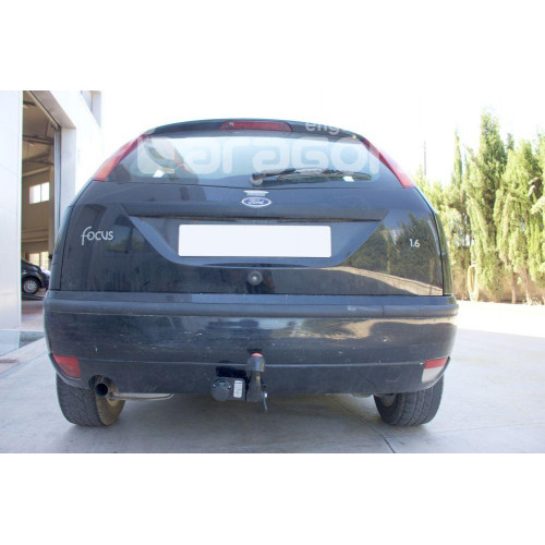 Фаркоп ARAGON на FORD Focus 1998–2005  Арт. E2011AA (хетчбэк)