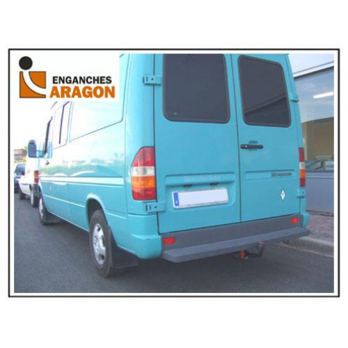 Фаркоп ARAGON на MERCEDES Sprinter 1995–2006  Арт. E4107DA (без задней ступеньки 2.8-3.5 Tm Колесная база 3.550 / 4.025 mm)